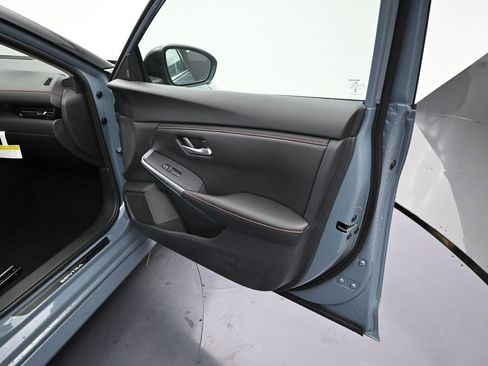 New 2025 Nissan Sentra SR image 7