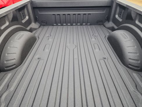 Used 2024 Ford F250 Platinum w/ FX4 Off-Road Package image 6