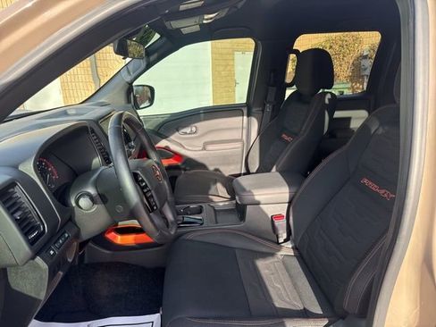 Used 2024 Nissan Frontier PRO-4X w/ Technology Package image 10