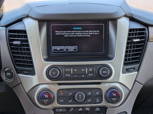 Used 2020 GMC Yukon XL Denali w/ Denali Premium Package AWD/4WD image 17