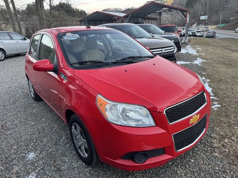 Used 2009 Chevrolet Aveo5 LT w/ Power and Convenience Package image 12