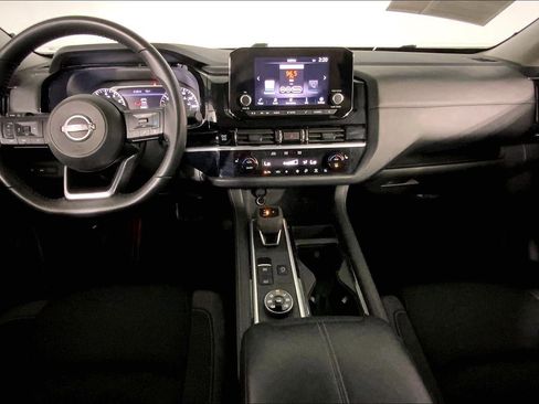 Used 2025 Nissan Pathfinder SV AWD/4WD image 15