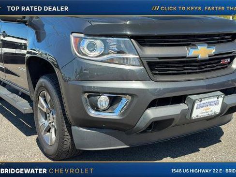 Used 2017 Chevrolet Colorado Z71 AWD/4WD image 2