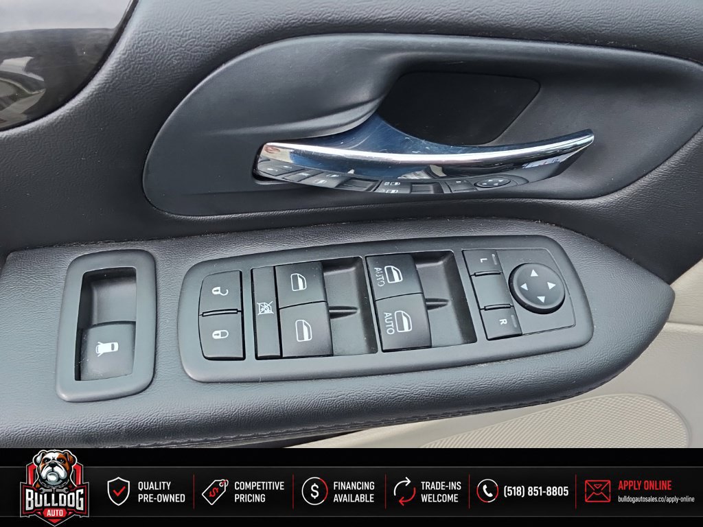 Used 2014 Dodge Grand Caravan SXT w/ Rear Park Assist Package FWD image 9