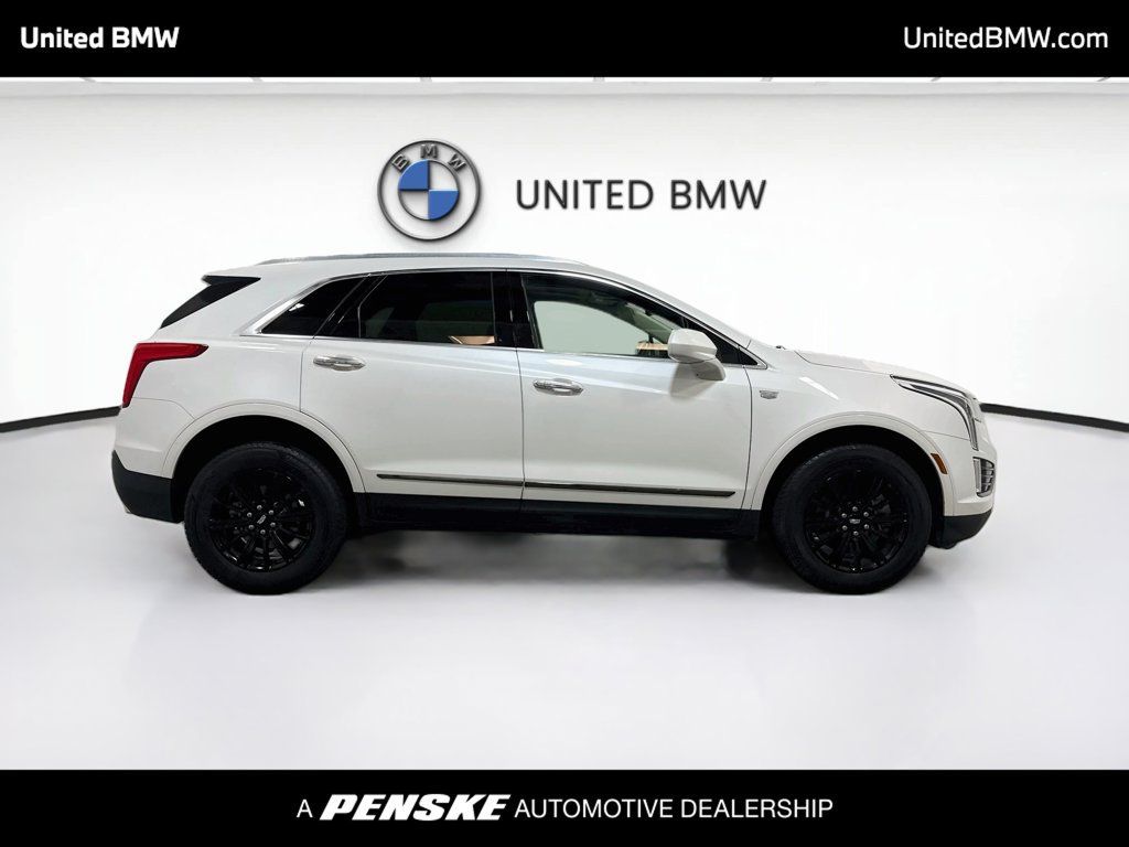 Used 2019 Cadillac XT5 Luxury w/ LPO, Black Ice Package FWD image 4