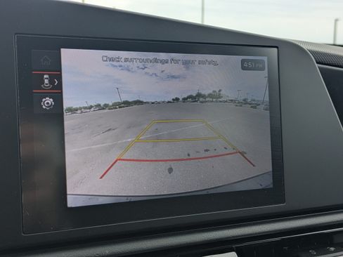 Certified 2025 Kia Niro LX FWD image 27