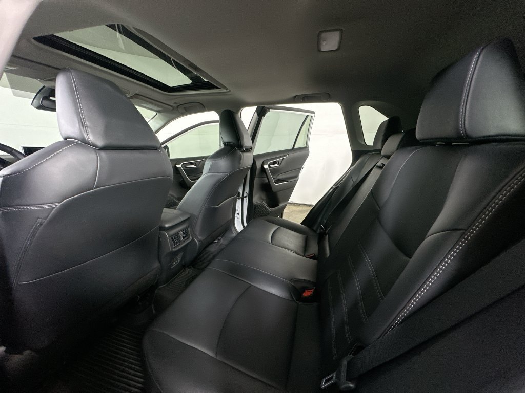 Used 2025 Toyota RAV4 XLE Premium AWD/4WD image 15