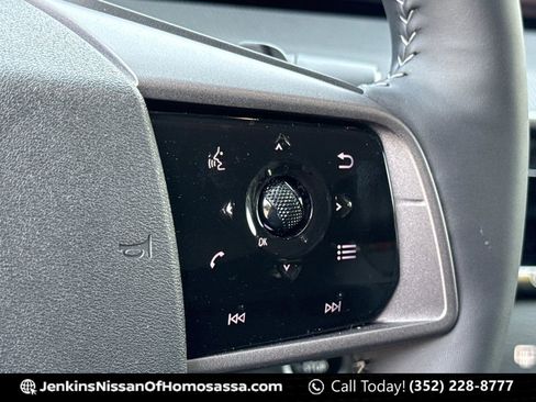Certified 2025 Nissan Murano SV FWD image 40