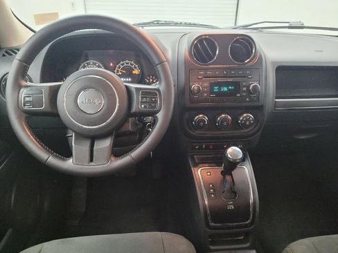 Used 2017 Jeep Patriot Latitude FWD image 22