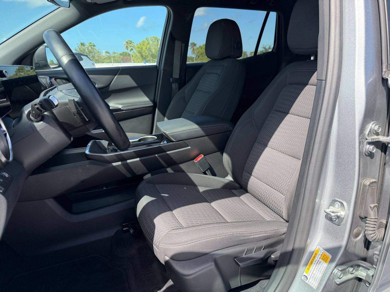 Used 2025 Chevrolet Equinox LT FWD image 21