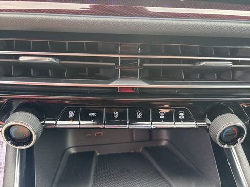 Used 2024 Chevrolet Traverse RS w/ LPO, Floor Liner Package image 38