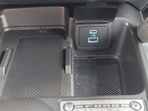 Used 2025 Ford Bronco Badlands image 22