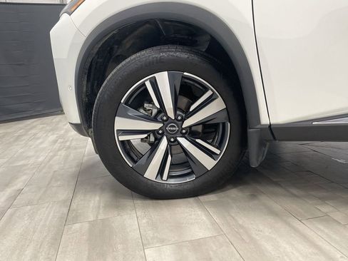 Used 2023 Nissan Rogue SL w/ SL Premium Package image 36