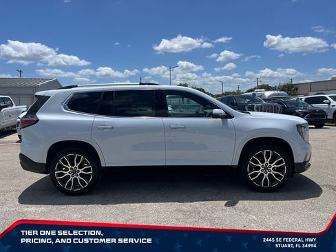New 2026 GMC Acadia Denali Ultimate FWD image 8