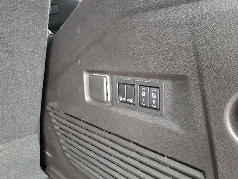 Used 2021 GMC Yukon AT4 w/ Rear Media and Nav Package image 5