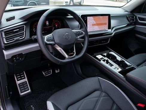 New 2026 Volkswagen Atlas Peak Edition image 9