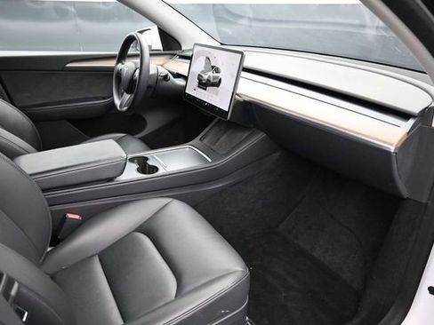 Used 2023 Tesla Model Y Long Range AWD/4WD image 18