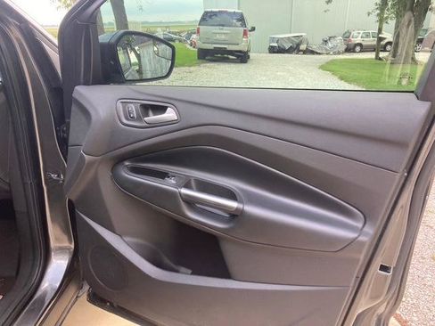 Used 2019 Ford Escape SE FWD image 32