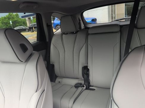 Used 2023 Acura MDX SH-AWD w/ Advance Package image 9