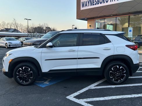 Used 2021 Chevrolet TrailBlazer LT w/ Convenience Package image 3