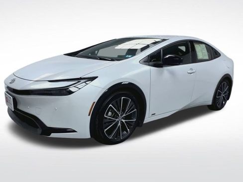 Certified 2024 Toyota Prius XLE image 19