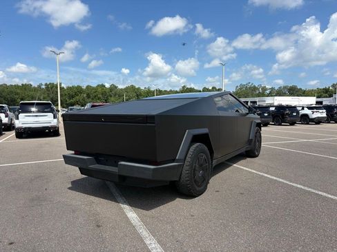 Used 2024 Tesla Cybertruck AWD Crew Cab image 6