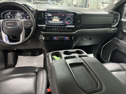 Used 2025 GMC Sierra 1500 SLT AWD/4WD image 31