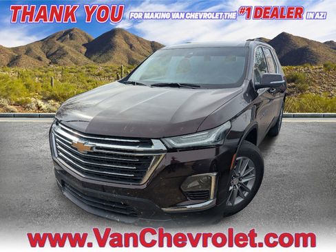 Used 2023 Chevrolet Traverse LT image 1