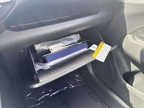 Certified 2025 Hyundai Venue Limited FWD image 31