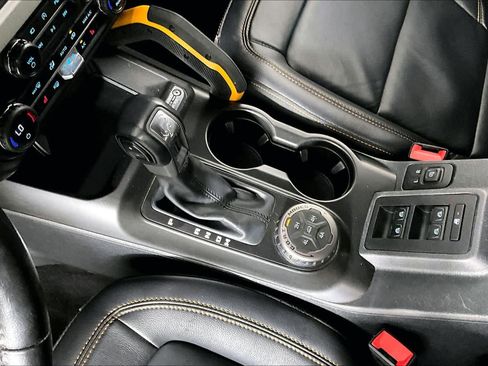 Used 2023 Ford Bronco Badlands image 15