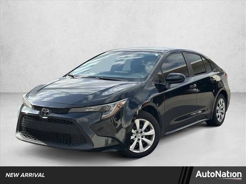 Used 2022 Toyota Corolla LE image 1