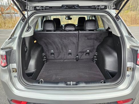 Used 2022 Jeep Compass Latitude w/ Convenience Group image 21