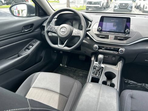 Certified 2025 Nissan Altima 2.5 S FWD image 11