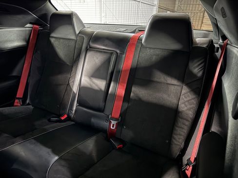 Used 2015 Dodge Challenger SRT Hellcat RWD image 38