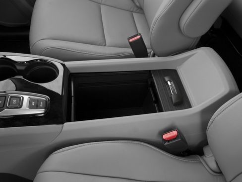 Used 2016 Honda Pilot Touring image 14