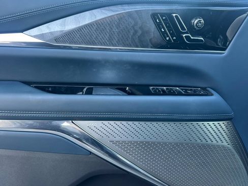 Certified 2026 Cadillac Escalade IQL Luxury AWD/4WD image 11