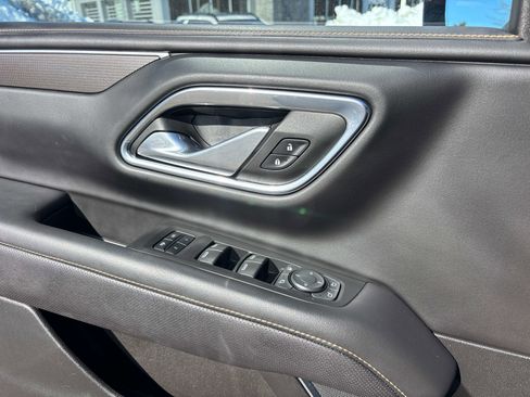 Used 2023 GMC Yukon XL AT4 image 24