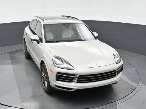 Certified 2023 Porsche Cayenne Platinum Edition AWD/4WD image 32