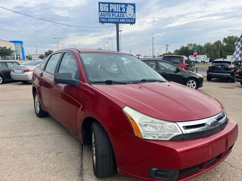 Used 2009 Ford Focus SE FWD image 4