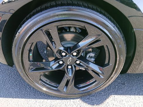 Used 2024 Chevrolet Camaro LT w/ Technology Package image 17