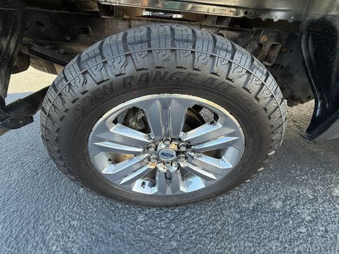 Used 2019 Ford F150 XLT w/ Equipment Group 302A Luxury AWD/4WD image 14