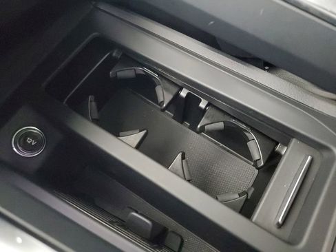 Used 2023 Audi e-tron Premium Plus w/ Premium Plus Package image 31