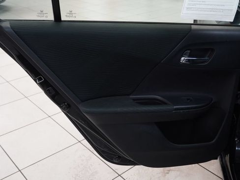 Used 2015 Honda Accord LX image 19