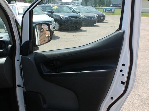 Used 2018 Nissan NV200 S w/ Back Door Glass Package image 17