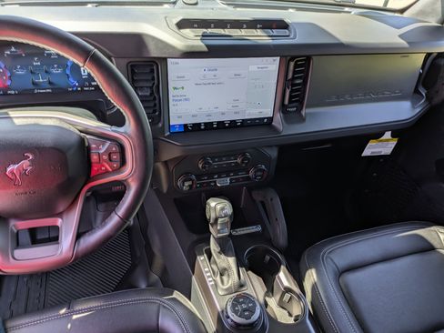 Certified 2025 Ford Bronco Badlands AWD/4WD image 23
