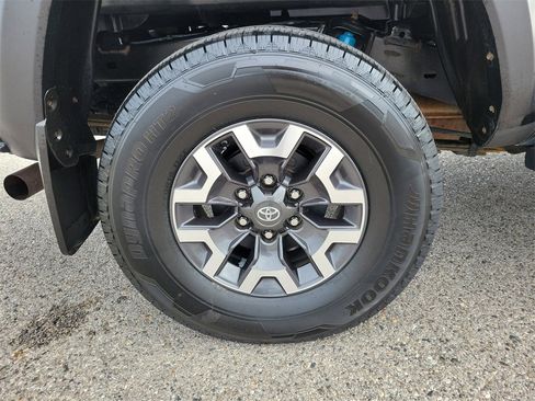 Used 2021 Toyota Tacoma 4x4 Double Cab image 5