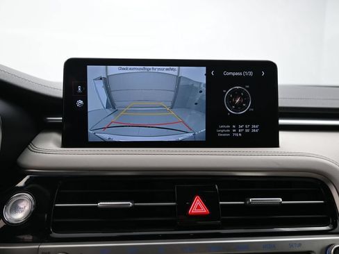 Used 2025 Genesis G70 2.5T RWD image 13