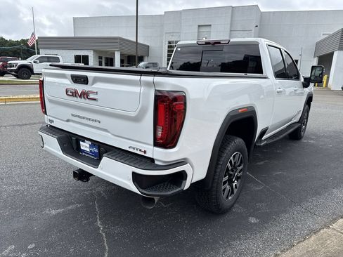 Used 2022 GMC Sierra 2500 AT4 w/ AT4 Preferred Package AWD/4WD image 7