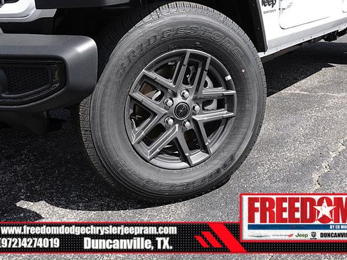 New 2025 Jeep Gladiator Sport image 9