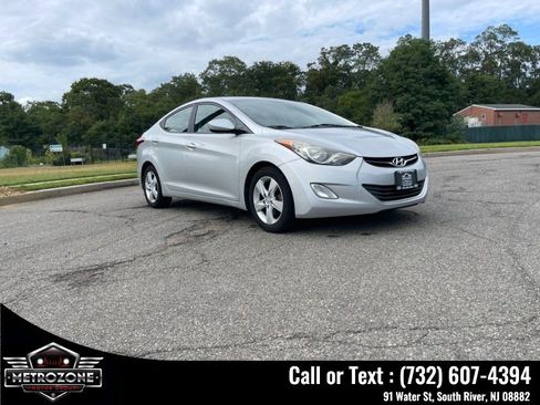 Used 2013 Hyundai Elantra GLS w/ Preferred Pkg FWD image 10